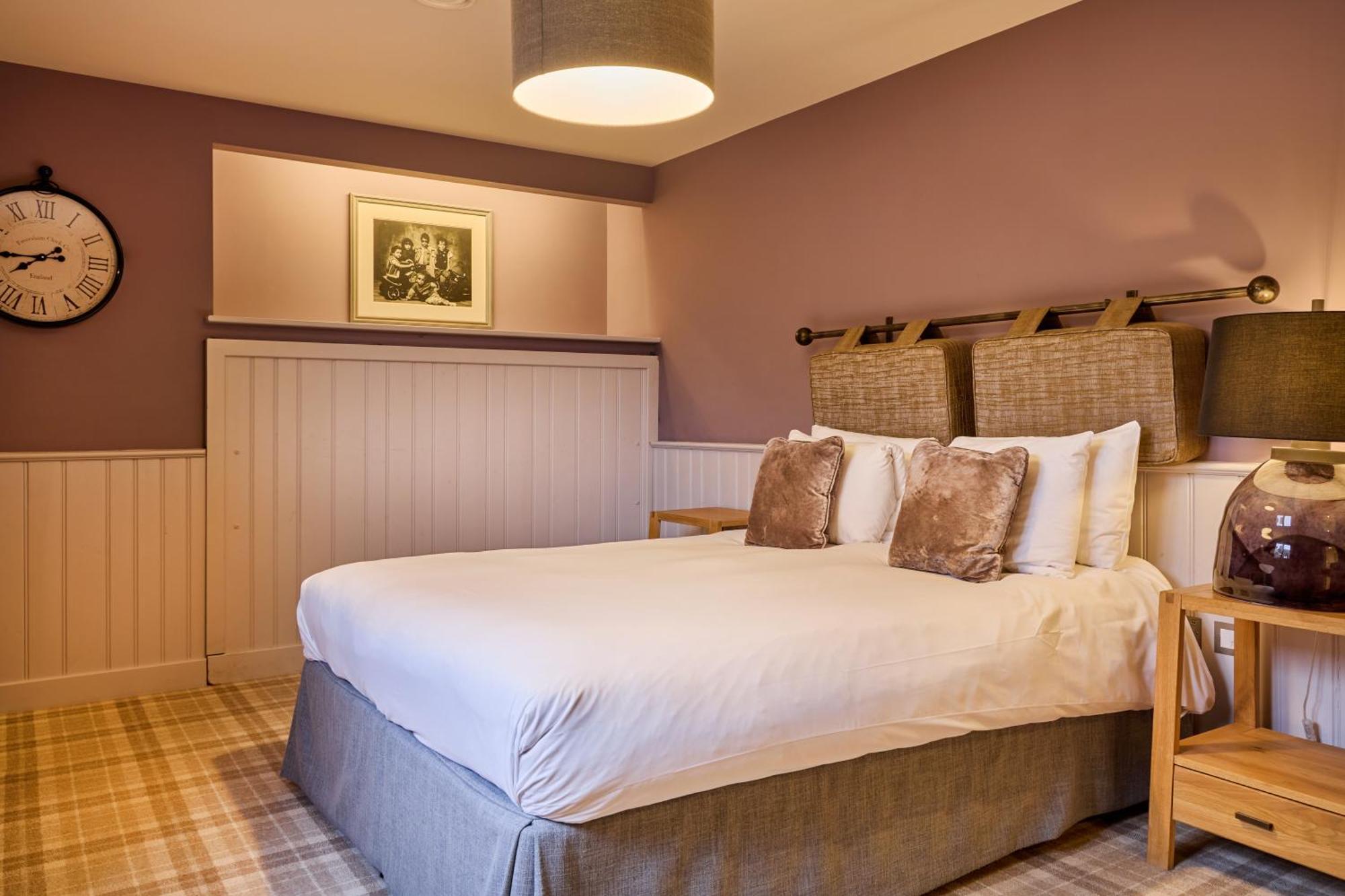 The Harcourt Arms Otel Stanton Harcourt Oda fotoğraf A bedroom at The Swan