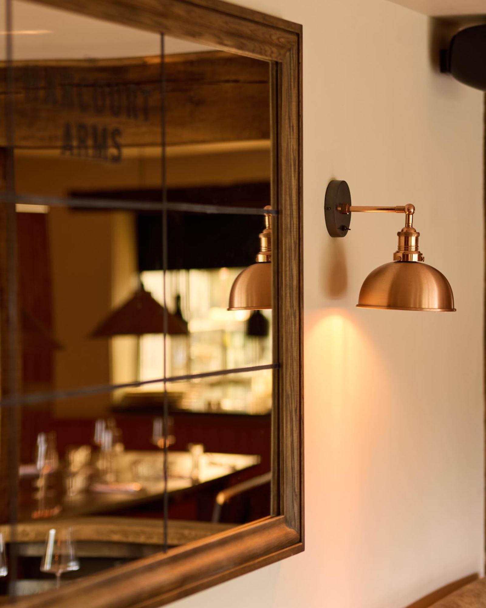 The Harcourt Arms Otel Stanton Harcourt Dış mekan fotoğraf A wall light